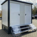 Doppelter Sanitärcontainer mit Abwassertank (weiß) – WC-Container mit integriertem Fäkalientank