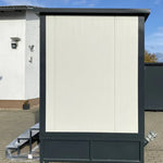 Doppelter Sanitärcontainer mit Abwassertank (weiß) – WC-Container mit integriertem Fäkalientank