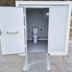 Behinderten Toilette - WC Container mit Rampe - barrierefrei